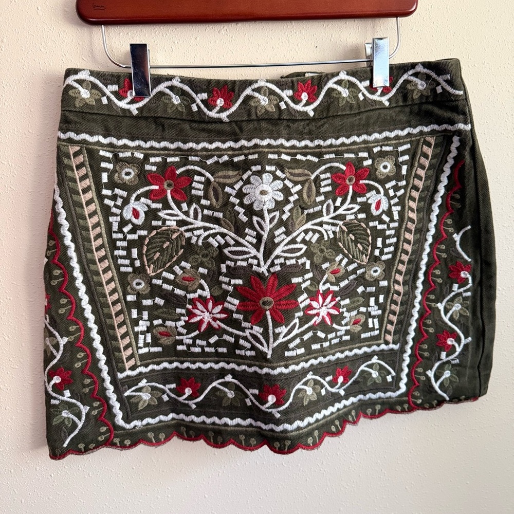 Blue Rain Olive Floral Embroidered Scalloped Mini Skirt Size L - Picture 2 of 8